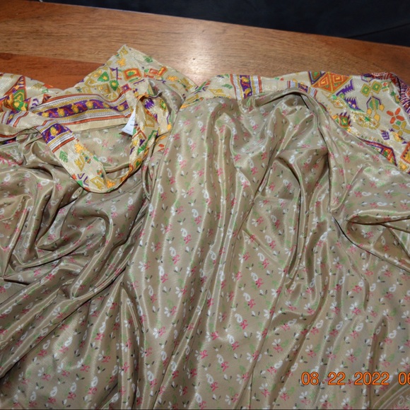 Beautiful layered maxi wrap skirt . - Picture 7 of 8